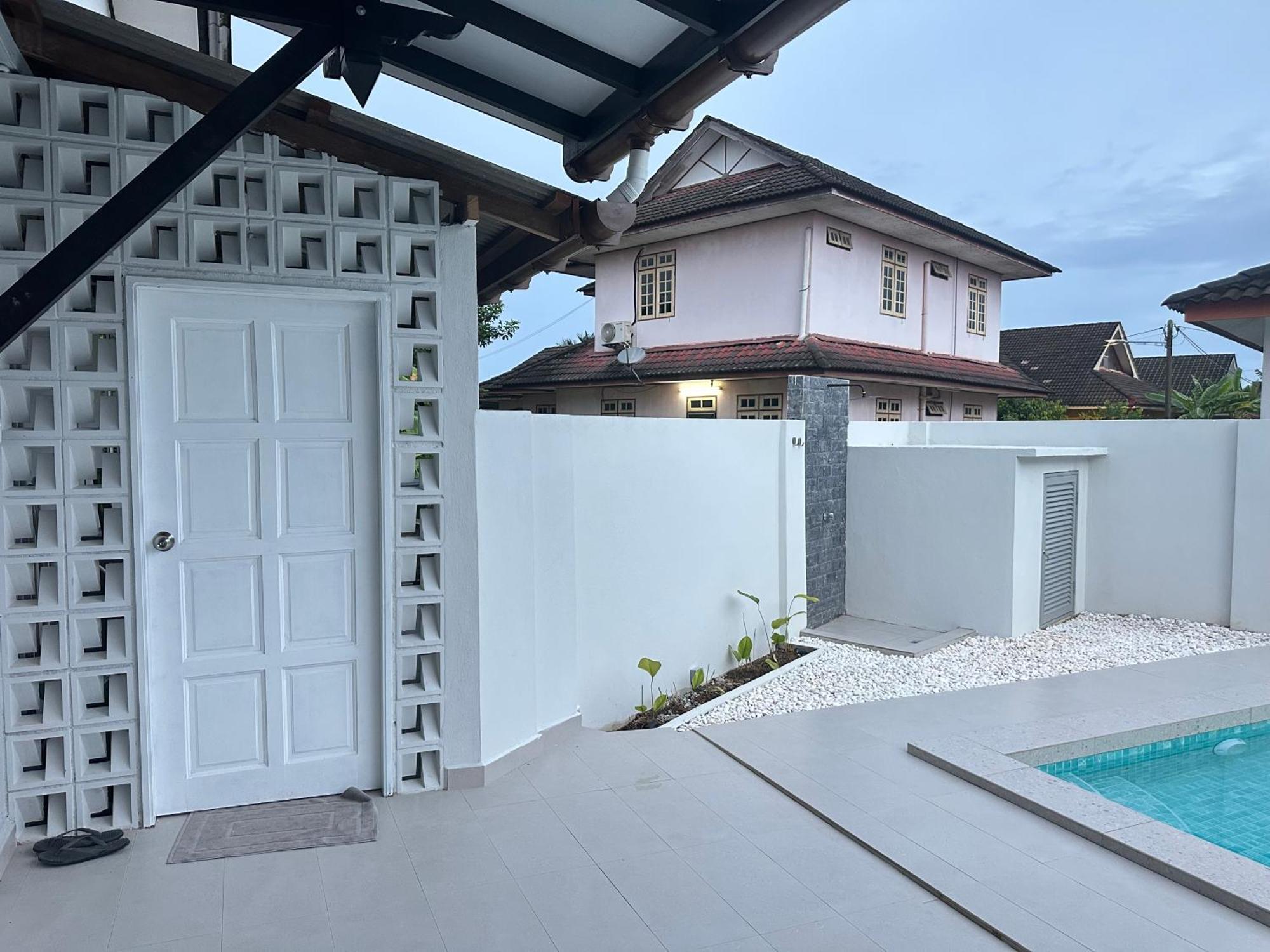 Home In Terengganu With Private Pool Kuala Terengganu Exterior foto